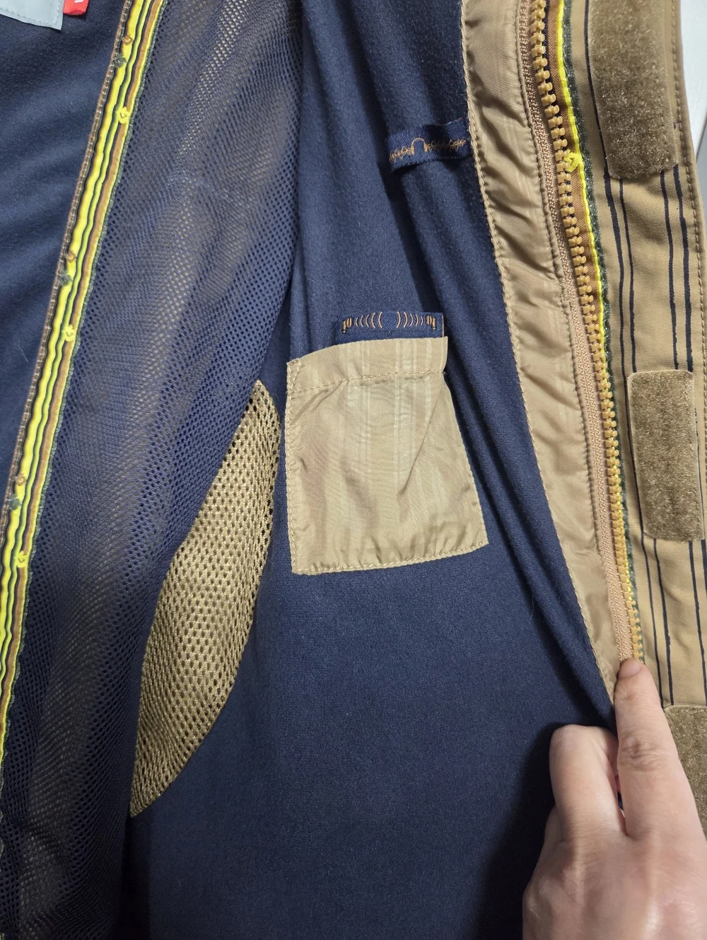 Burton Men’s Tan Pinstriped Hooded Snow Jacket The White Collection Gorpcore Med